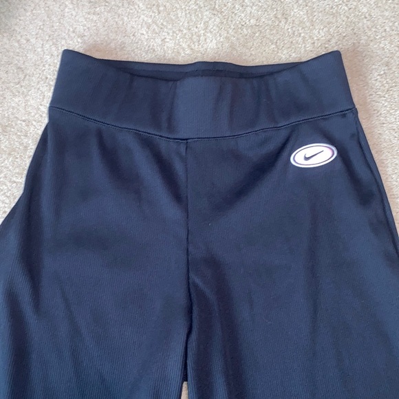 Nike mid length pants - Picture 2 of 2